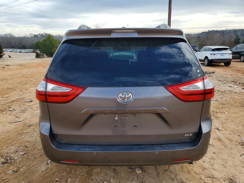 Photo 6 from auction – 2017 TOYOTA SIENNA XLE with VIN 5TDYZ3DC5HS784120