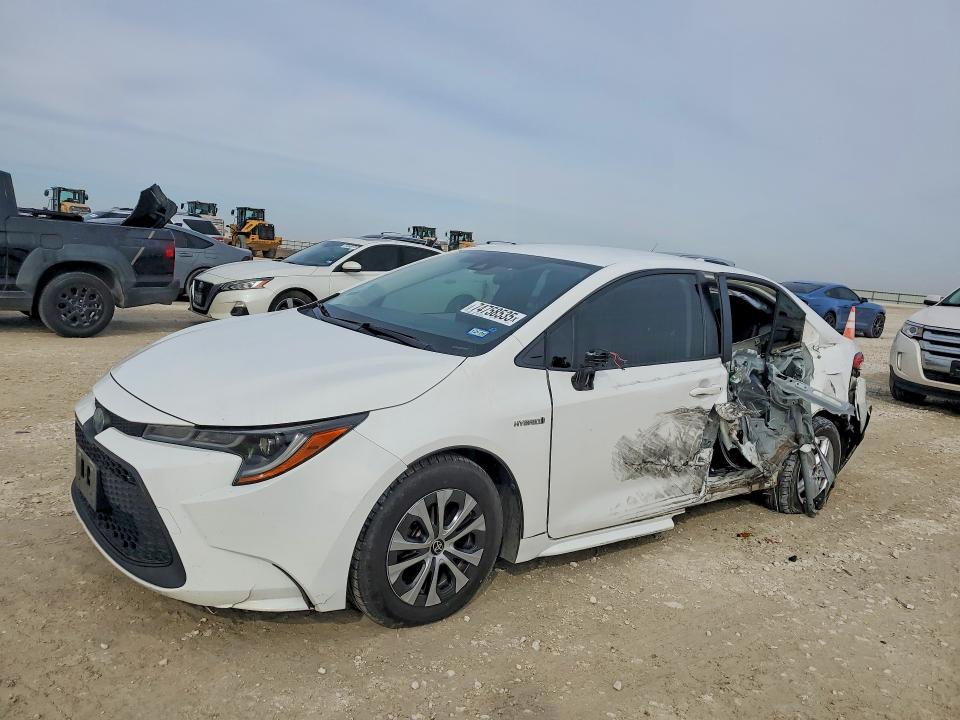 TOYOTA COROLLA LE 2021 with VIN JTDEAMDE1MJ003120 - Photo from auction