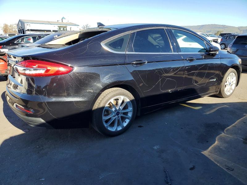 Photo 3 from auction – 2019 FORD FUSION with VIN 3FA6P0LUXKR199913