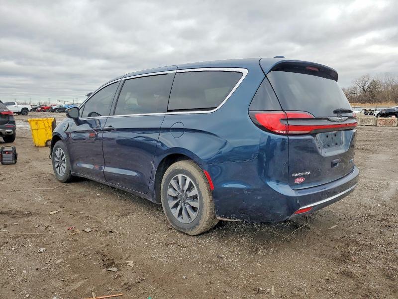 Photo 2 from auction – 2022 CHRYSLER PACIFICA H with VIN 2C4RC1L74NR121205