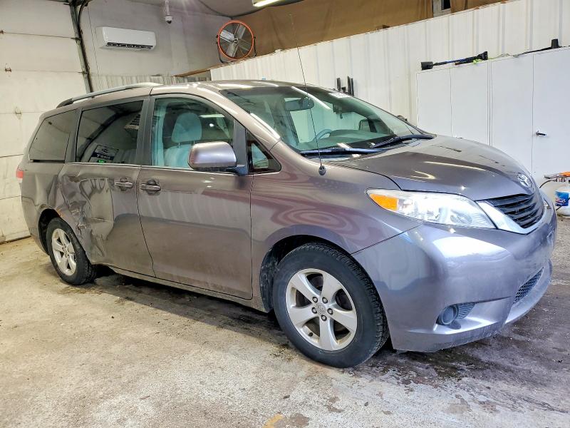 Photo 4 from auction – 2013 TOYOTA SIENNA LE with VIN 5TDKK3DC6DS281975