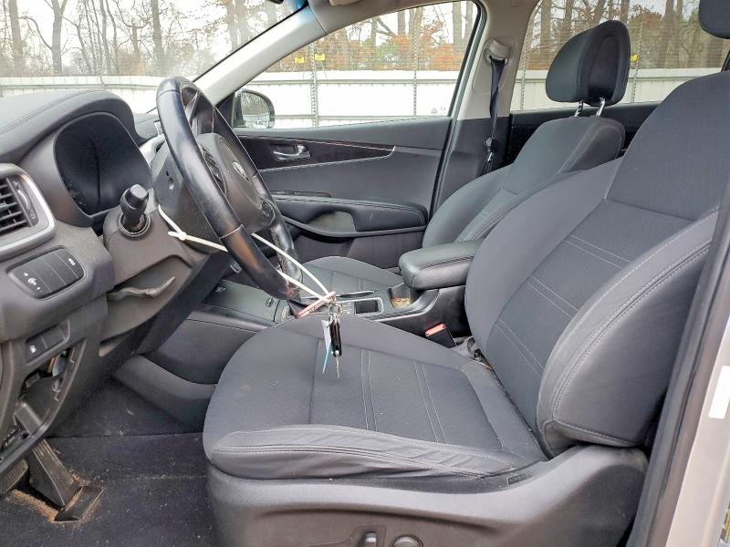 Photo 7 from auction – 2016 KIA SORENTO LX with VIN 5XYPG4A36GG170670
