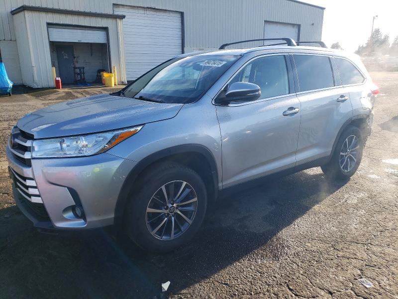 TOYOTA HIGHLANDER 2019 with VIN 5TDJZRFH0KS922022 - Photo from auction