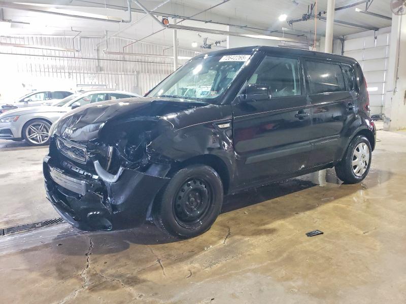 KIA SOUL 2013 with VIN KNDJT2A55D7518670 - Photo from auction
