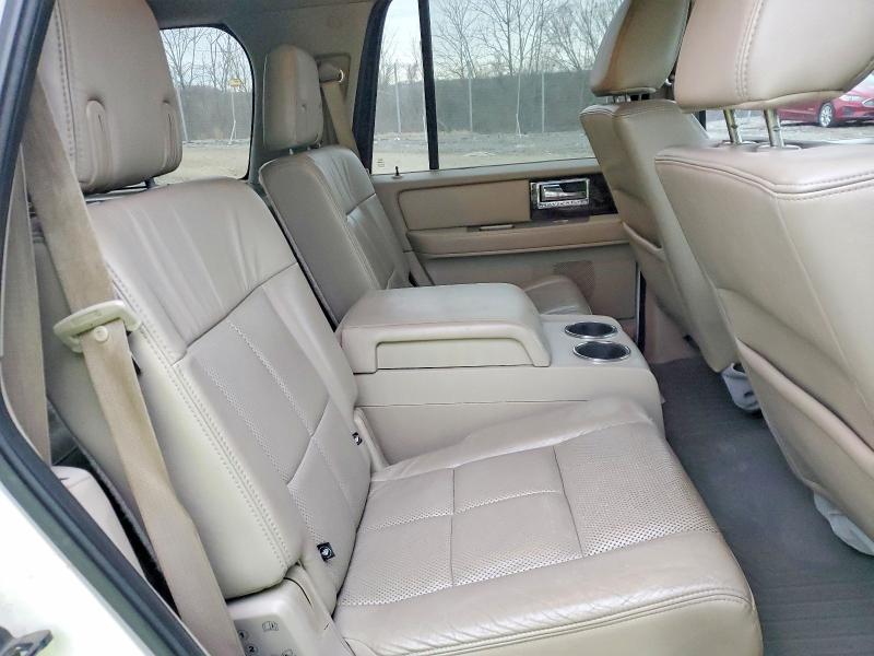 Photo 11 from auction – 2010 LINCOLN NAVIGATOR with VIN 5LMJJ2J59AEJ05592