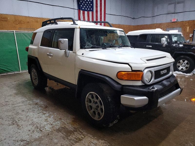 Photo 4 from auction – 2013 TOYOTA FJ CRUISER with VIN JTEBU4BF1DK169794