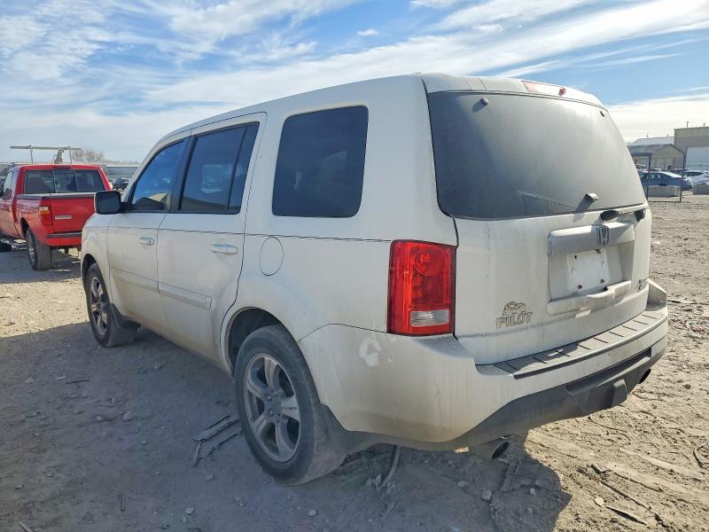 Photo 2 from auction – 2015 HONDA PILOT with VIN 5FNYF4H3XFB068372