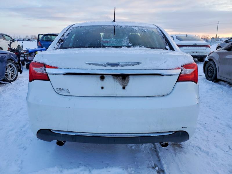 Photo 6 from auction – 2013 CHRYSLER 200 LIMITE with VIN 1C3CCBCG1DN668900