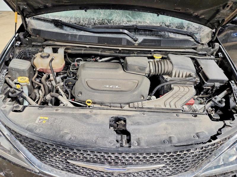 Photo 12 from auction – 2017 CHRYSLER PACIFICA T with VIN 2C4RC1EG2HR752696