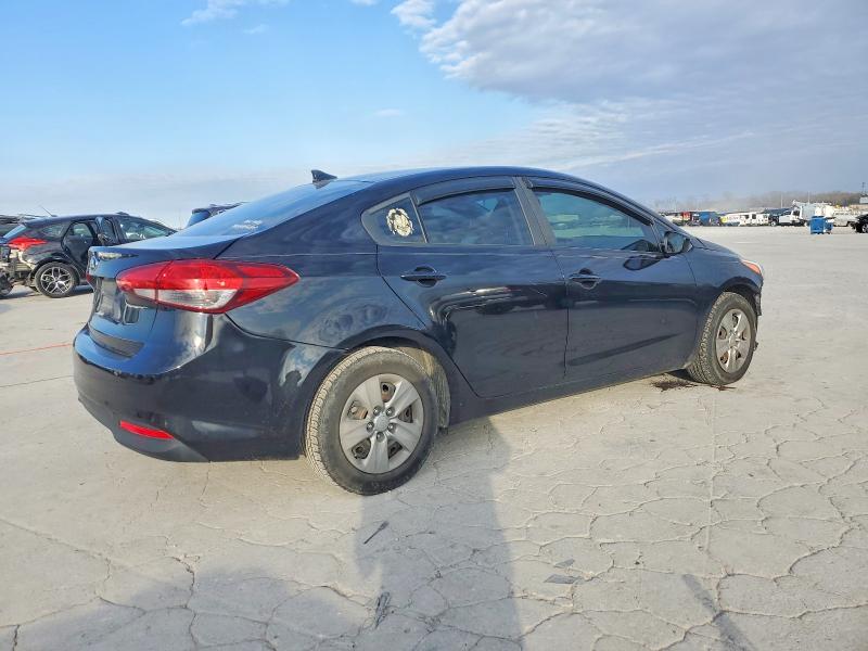 Photo 3 from auction – 2018 KIA FORTE LX with VIN 3KPFK4A77JE271492
