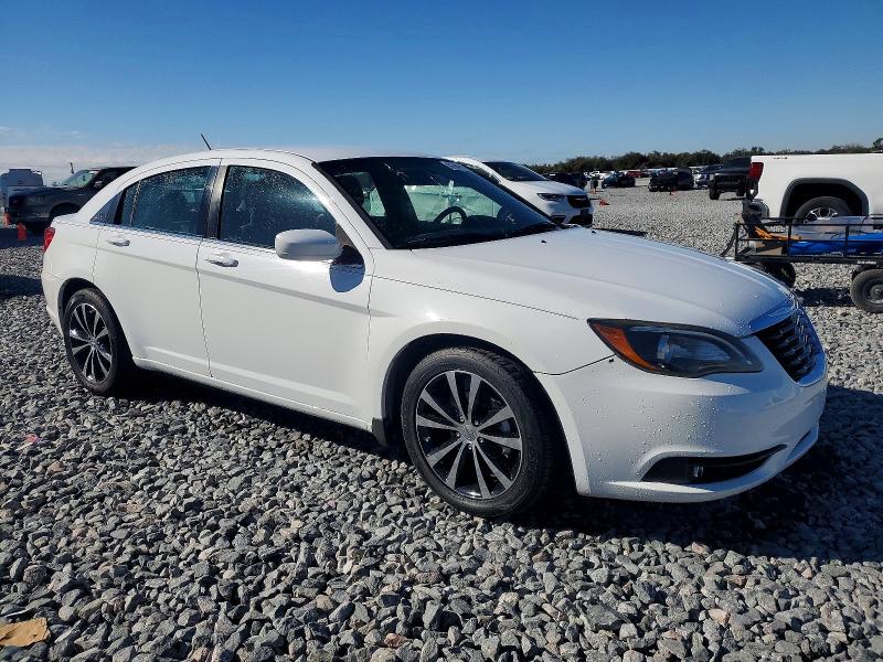 Photo 4 from auction – 2013 CHRYSLER 200 TOURIN with VIN 1C3CCBBG5DN720174