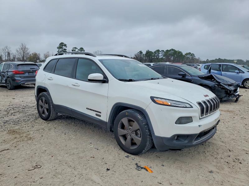 Photo 4 from auction – 2017 JEEP CHEROKEE with VIN 1C4PJLCB9HW554074