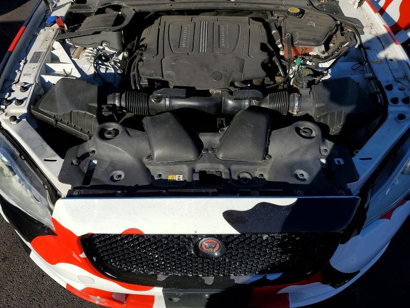 Photo 11 from auction – 2015 JAGUAR XJL with VIN SAJWA2GZ1F8V82354