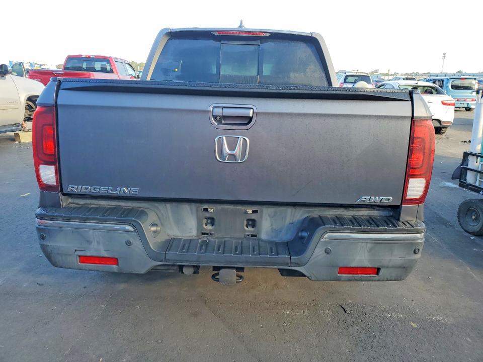 Photo 6 from auction – 2019 HONDA RIDGELINE with VIN 5FPYK3F79KB002344