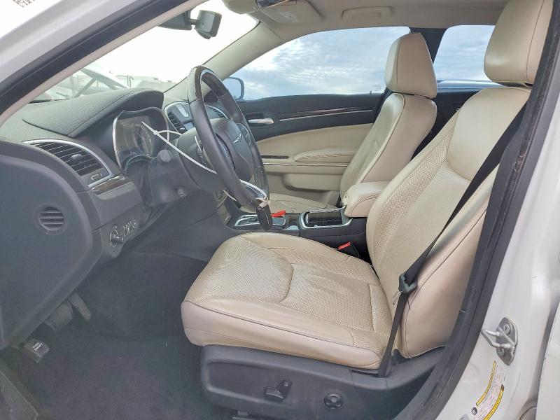 Photo 7 from auction – 2017 CHRYSLER 300C with VIN 2C3CCAET8HH552418