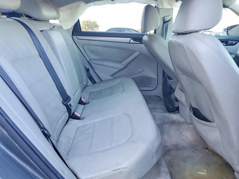 Photo 10 from auction – 2014 VOLKSWAGEN PASSAT S with VIN 1VWAH7A31EC023014