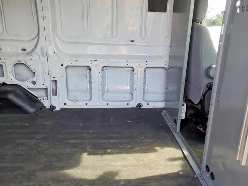 Photo 11 from auction – 2015 FORD TRANSIT T- with VIN 1FTNE1CM6FKA91591