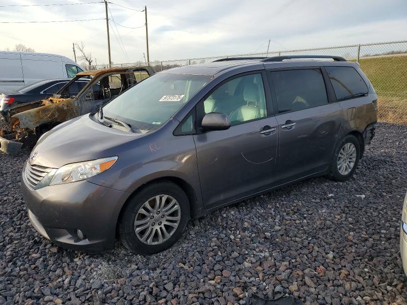 TOYOTA SIENNA 2015 with VIN 5TDYK3DC7FS680021 - Photo from auction
