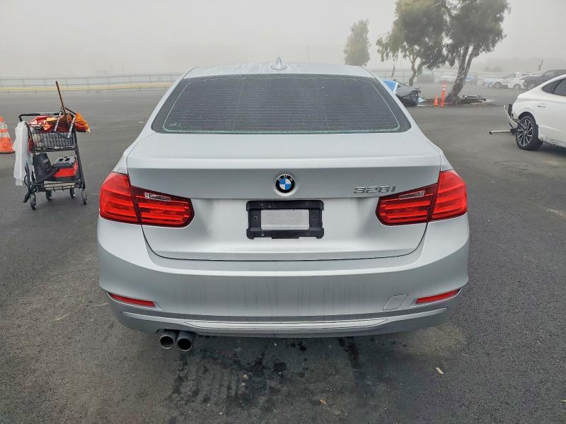 Photo 6 from auction – 2013 BMW 328 with VIN WBA3A5G50DNP19036