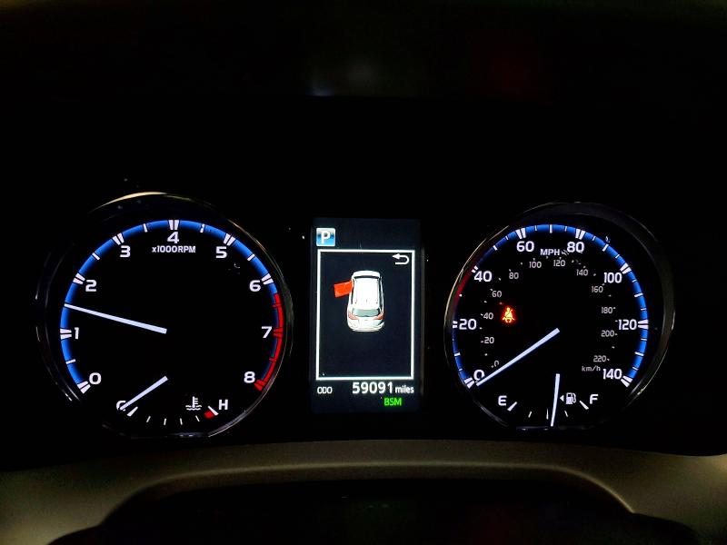 Photo 9 from auction – 2017 TOYOTA RAV4 LIMIT with VIN 2T3DFREVXHW685205