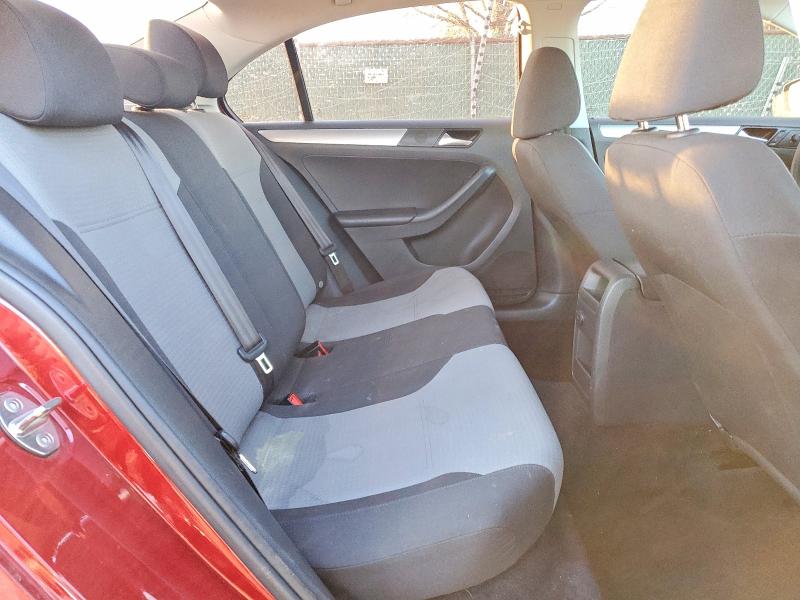 Photo 10 from auction – 2018 VOLKSWAGEN JETTA with VIN 3VW2B7AJ9JM246723