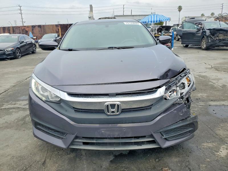 Photo 5 from auction – 2018 HONDA CIVIC with VIN 2HGFC2F56JH502185