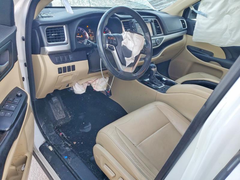 Photo 8 from auction – 2016 TOYOTA HIGHLANDER with VIN 5TDJKRFH7GS312579