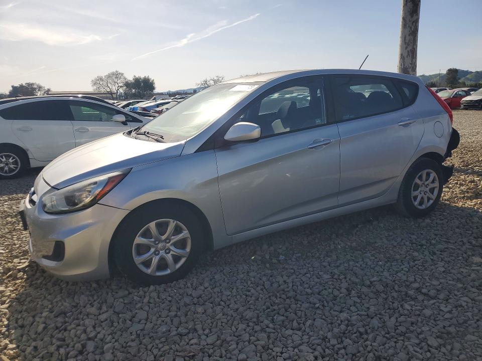 HYUNDAI ACCENT GLS 2014 with VIN KMHCT5AE1EU141702 - Photo from auction