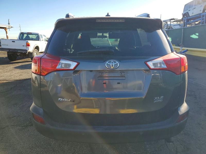 Photo 6 from auction – 2015 TOYOTA RAV4 XLE with VIN JTMRFREV7FD120846