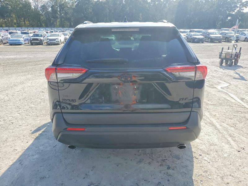 Photo 6 from auction – 2021 TOYOTA RAV4 XLE P with VIN JTMC1RFV2MD071796