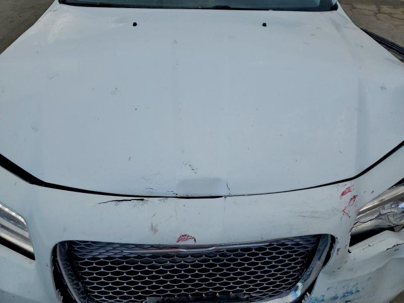 Photo 11 from auction – 2016 CHRYSLER 300C with VIN 2C3CCAEG1GH105821