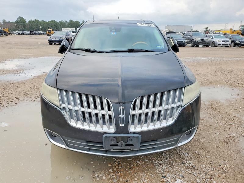 Zdjęcie 5 z aukcji – 2011 LINCOLN MKT z VIN 2LMHJ5FR1BBJ50493