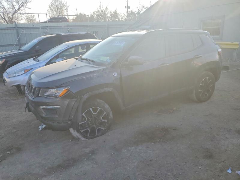 JEEP COMPASS TR 2019 with VIN 3C4NJDDB7KT780543 - Photo from auction