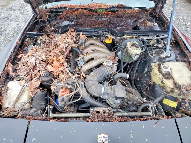 Photo 11 from auction – 1987 PORSCHE 944 with VIN WP0AB0942HN471215