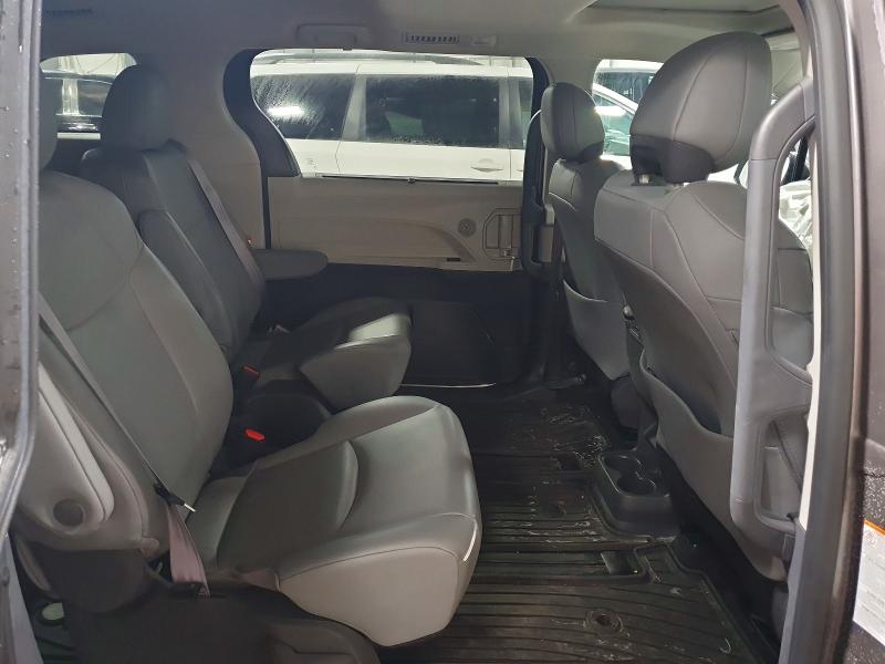 Photo 11 from auction – 2021 TOYOTA SIENNA with VIN 5TDJRKEC7MS052589