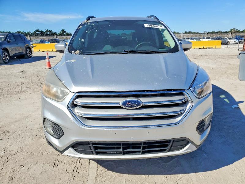 Photo 5 from auction – 2018 FORD ESCAPE SE with VIN 1FMCU9GD3JUC61191