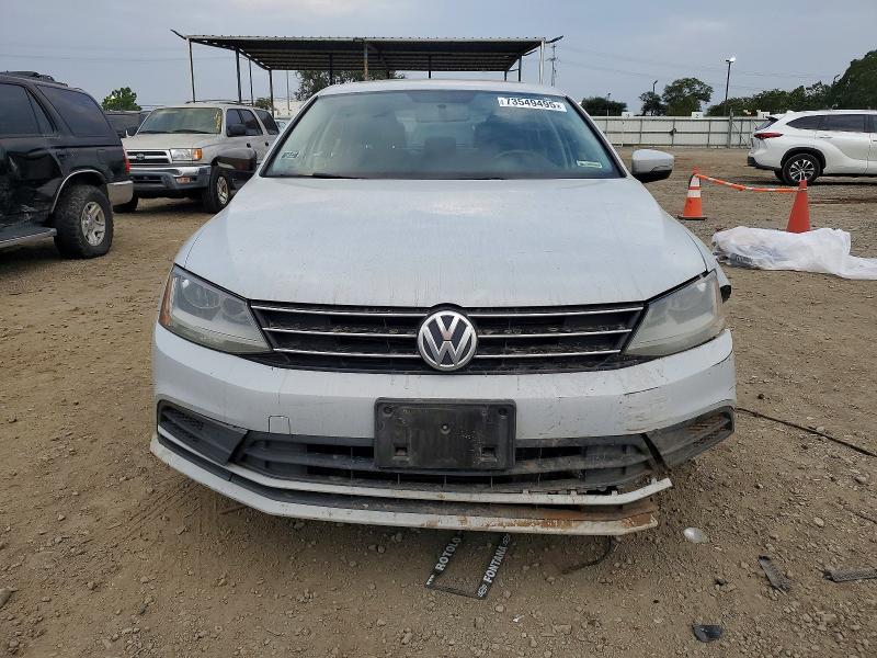 Photo 5 from auction – 2017 VOLKSWAGEN JETTA with VIN 3VWDB7AJ5HM413663