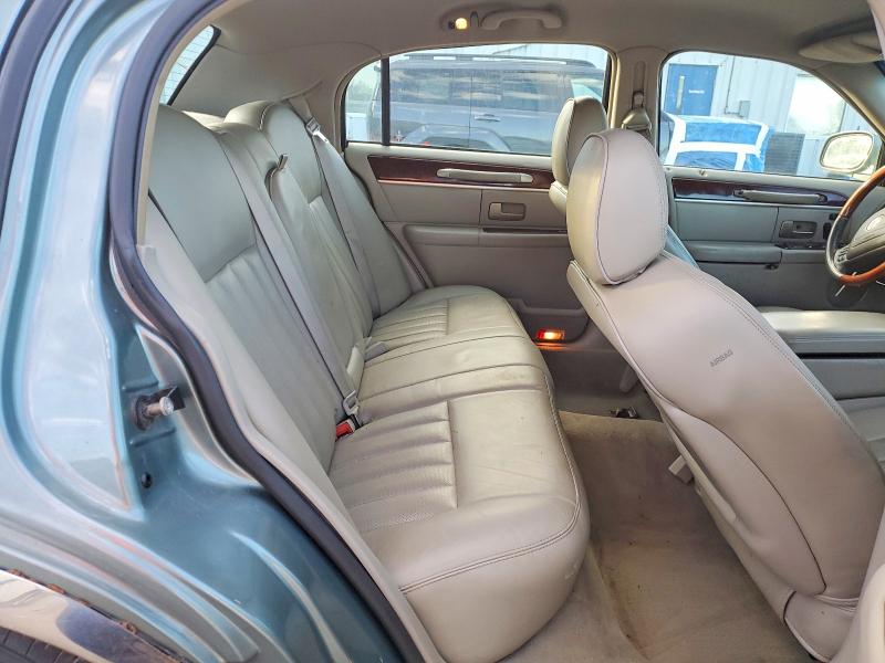 Photo 10 from auction – 2003 LINCOLN TOWN CAR S with VIN 1LNHM82W83Y678570
