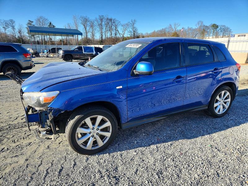 MITSUBISHI OUTLANDER 2015 مع رقم تعريف المركبة 4A4AP3AU4FE037317 - صورة من المزاد