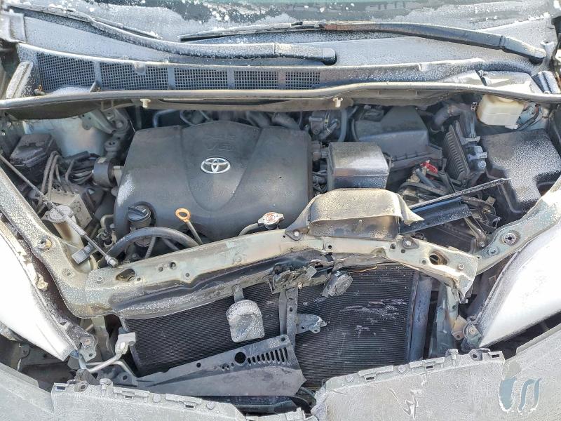 Photo 12 from auction – 2018 TOYOTA SIENNA LE with VIN 5TDKZ3DC7JS900915