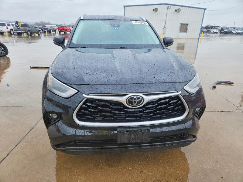 Photo 5 from auction – 2021 TOYOTA HIGHLANDER with VIN 5TDGZRAH4MS516927