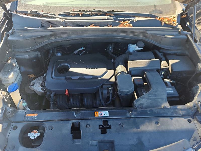 Photo 12 from auction – 2017 HYUNDAI SANTA FE S with VIN 5NMZU3LBXHH036672