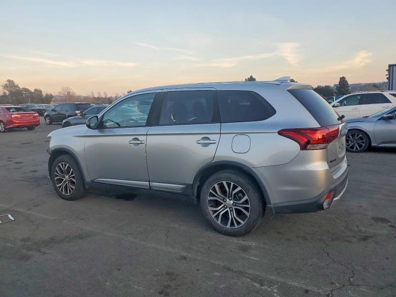 Photo 2 from auction – 2018 MITSUBISHI OUTLANDER with VIN JA4AD2A3XJZ009406