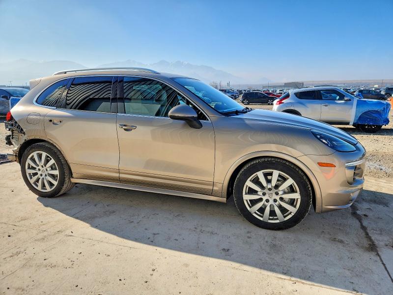 Photo 4 from auction – 2017 PORSCHE CAYENNE S with VIN WP1AB2A26HLA50470