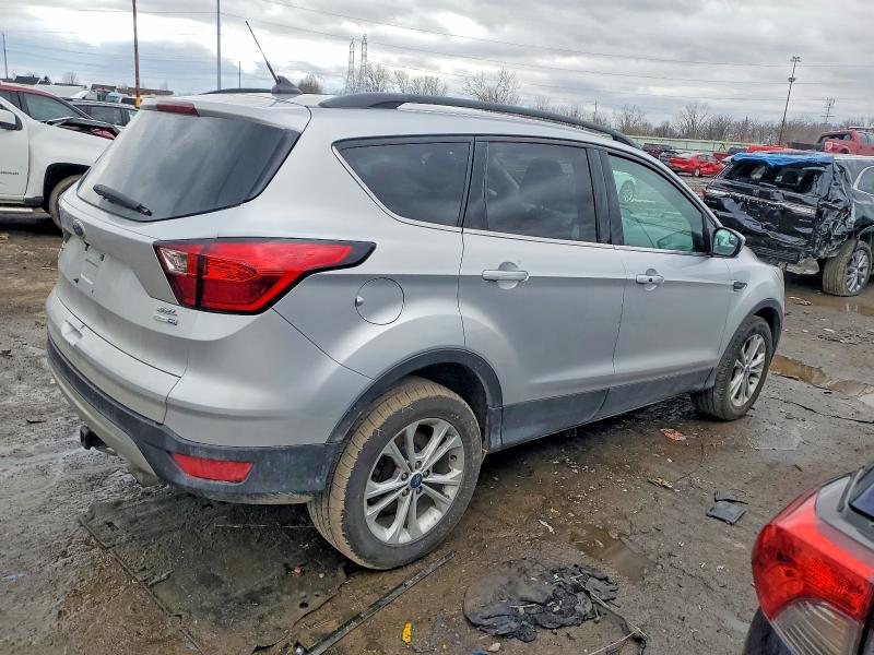 Photo 3 from auction – 2019 FORD ESCAPE SEL with VIN 1FMCU9HD9KUB25812