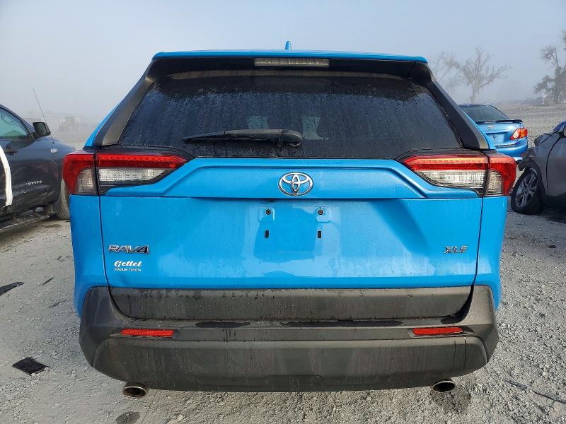 Photo 6 from auction – 2019 TOYOTA RAV4 with VIN JTMW1RFV6KD029674