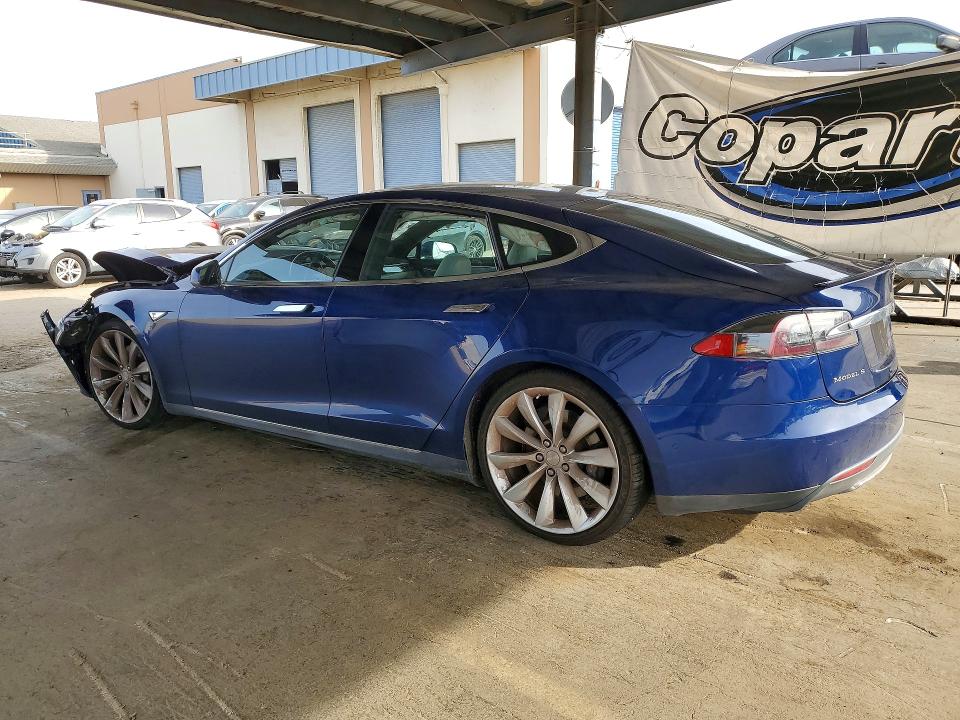 Photo 2 from auction – 2015 TESLA MODEL S with VIN 5YJSA1E2XFF109565