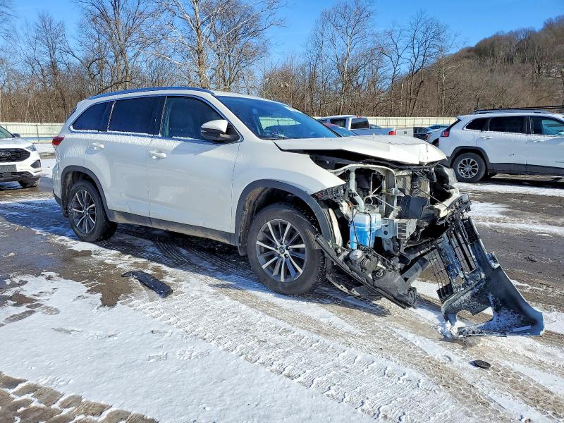 Photo 4 from auction – 2019 TOYOTA HIGHLANDER with VIN 5TDJZRFH0KS600660