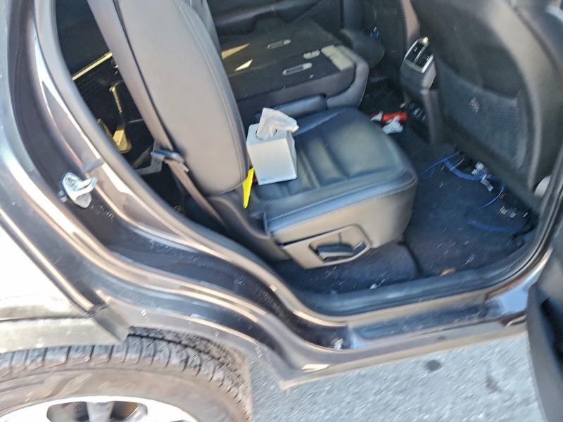 Photo 11 from auction – 2016 KIA SORENTO EX with VIN 5XYPH4A17GG135860