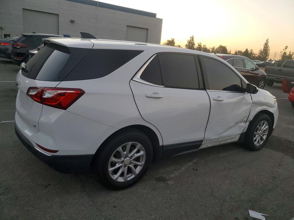 Photo 3 from auction – 2018 CHEVROLET EQUINOX with VIN 2GNAXJEV0J6192465